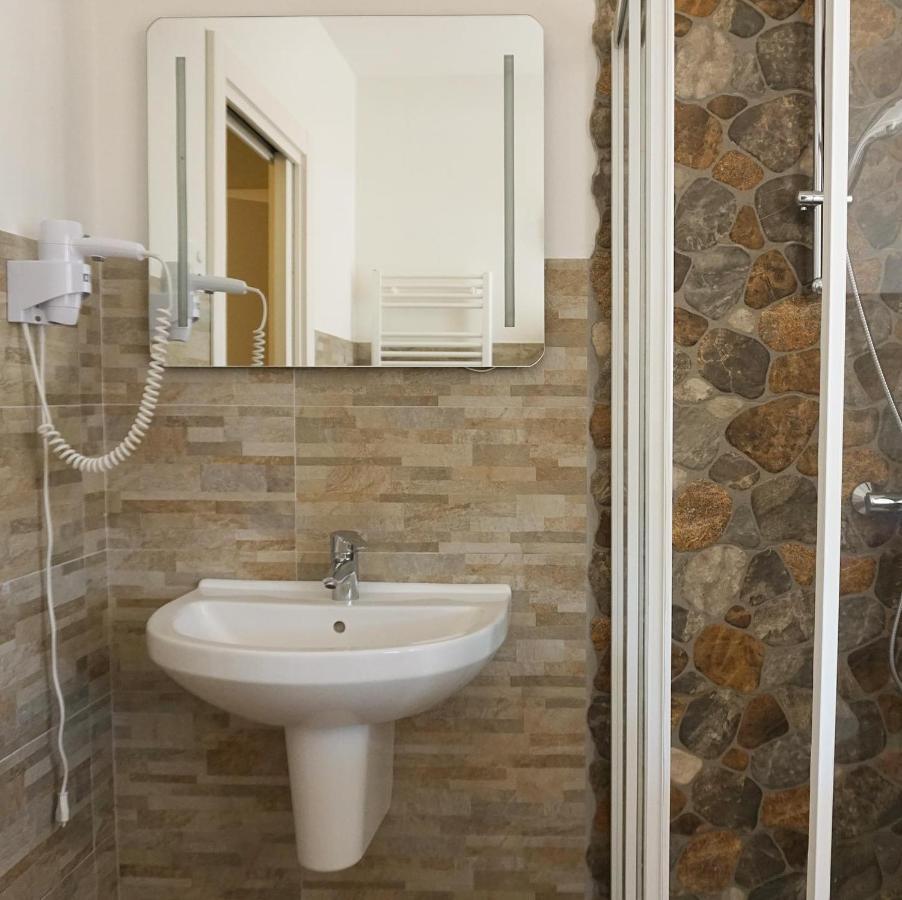 Agriturismo & Agricamping Serena Pastrengo Luaran gambar