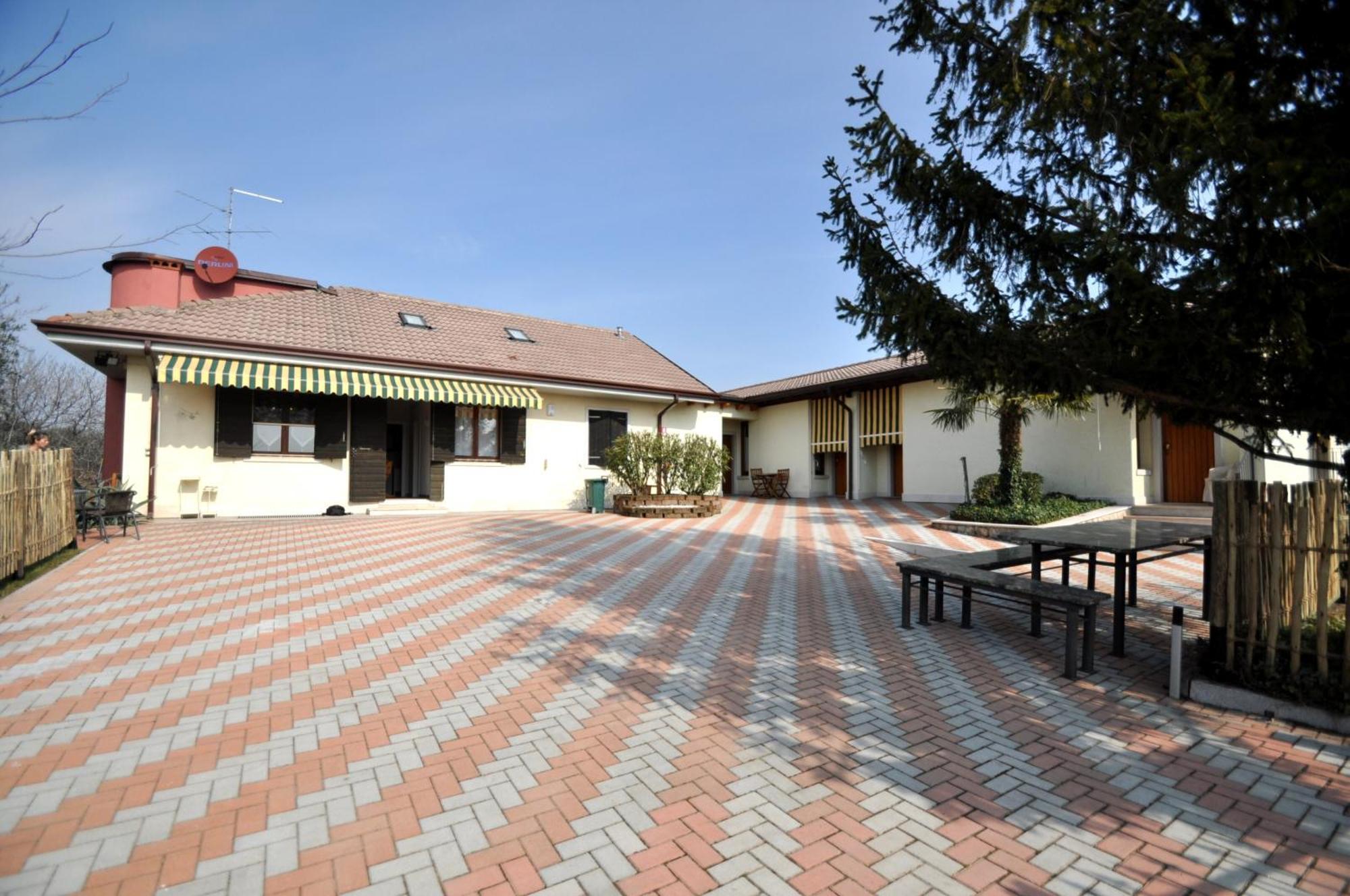 Agriturismo & Agricamping Serena Pastrengo Bilik gambar